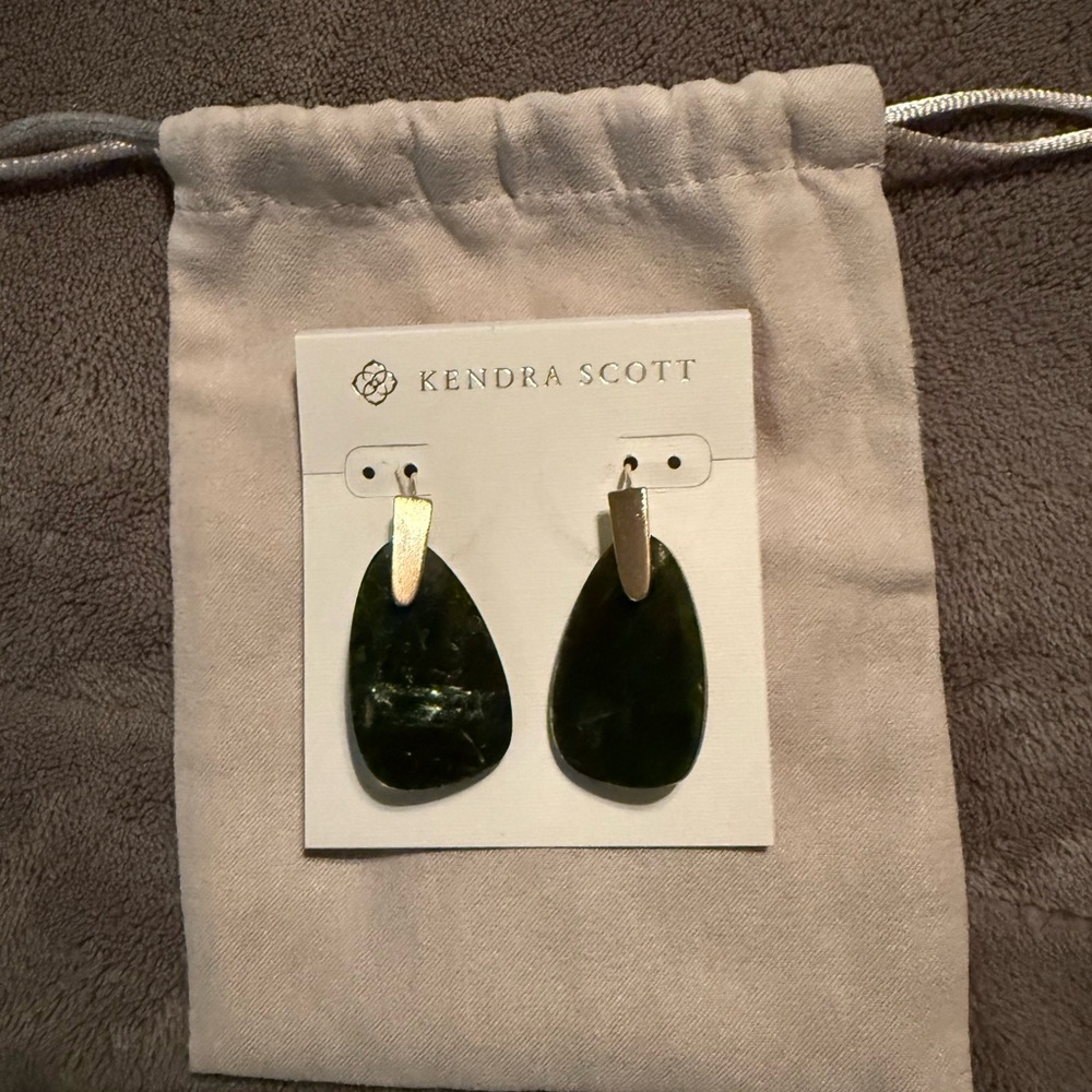 Kendra Scott Green Pendant Earring